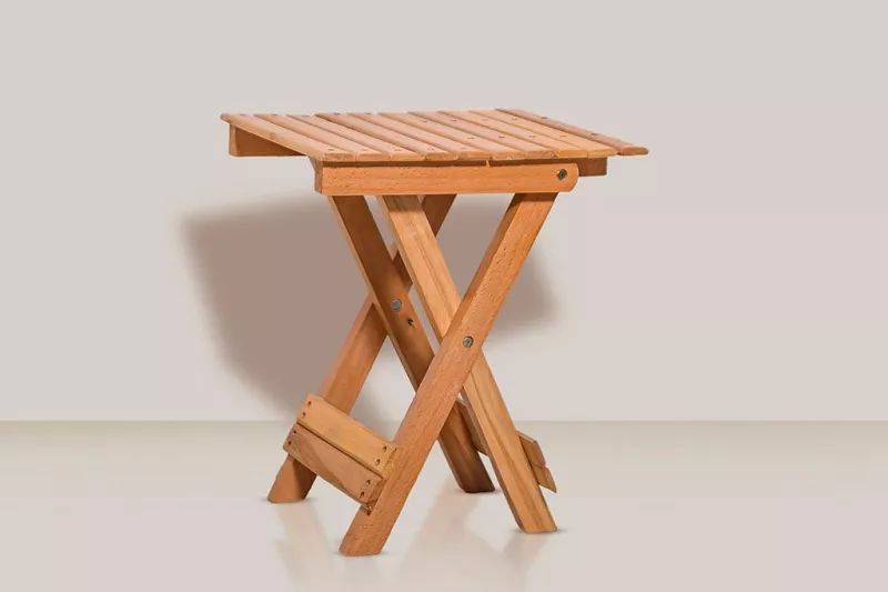 كرسي خشبي قابل للطي