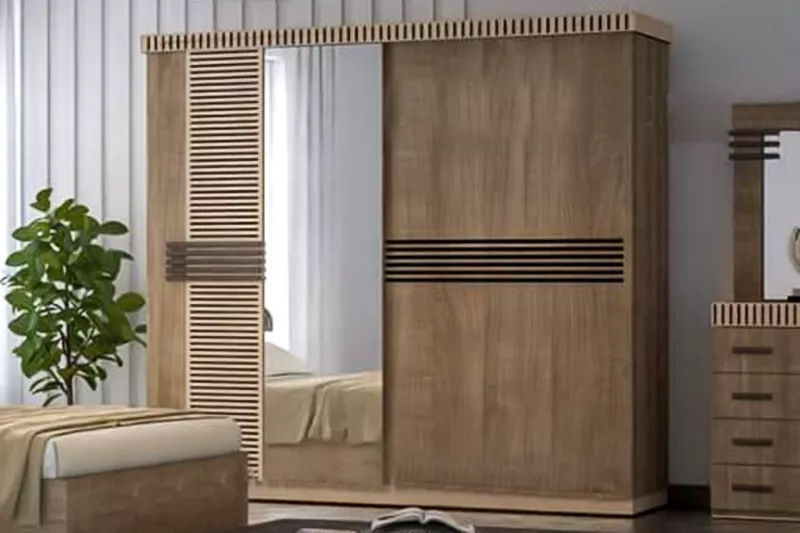 Wooden Bedroom Wardrobe With Mirrors